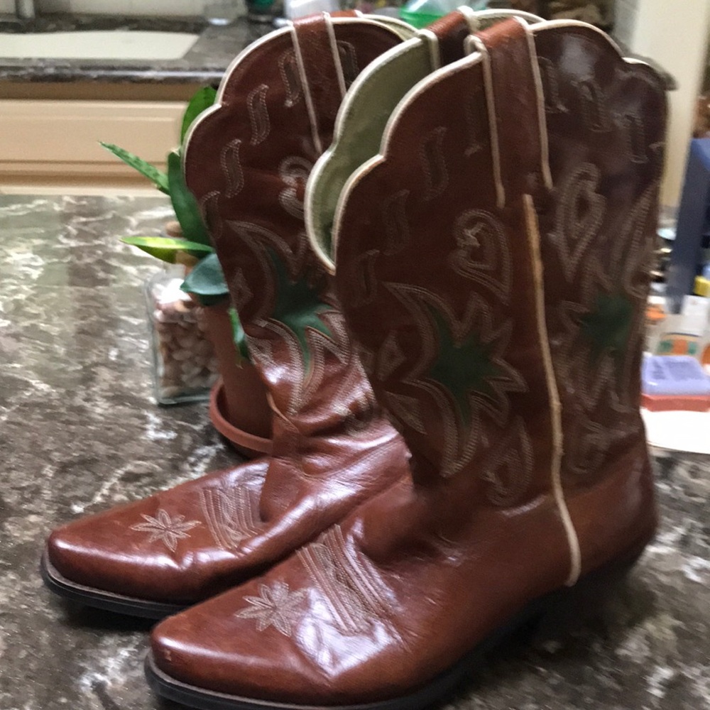 Ariat western cowboy boot 8.5 B womens